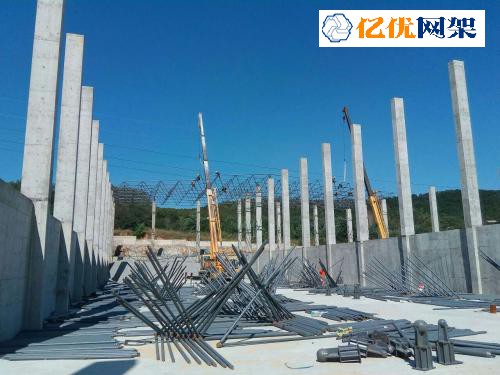 公主岭料棚网架设计